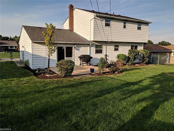 3rd image of 1703 Winchester Dr