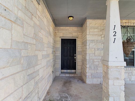 2nd image of 121 Park Ln