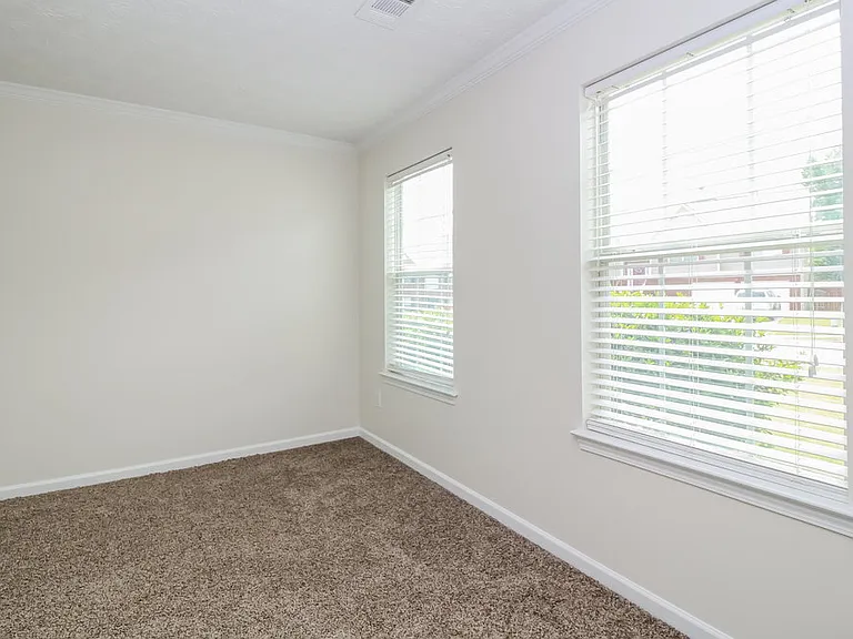 604 Mohawk Cir — Photo 14
