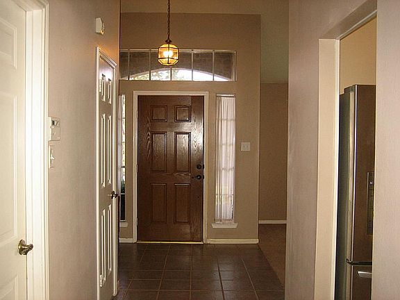 4th image of 2707 Potomac Dr