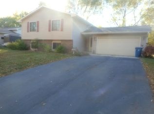 4755 Upland Ln N, Plymouth, MN 55446