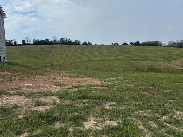 176 Thorntree Ln, Lawrenceburg, KY 40342
