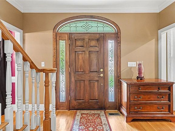 4th image of 7901 Merrick Ct