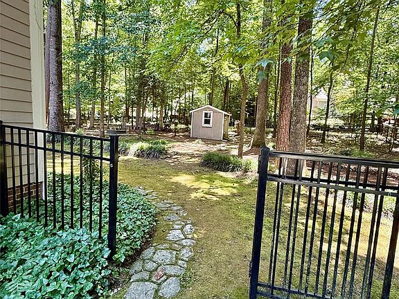 5th image of 1512 Calvin Hal Rd