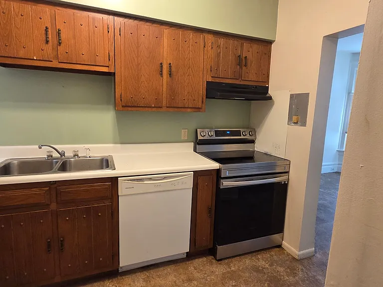 926 Liberty St — Photo 10