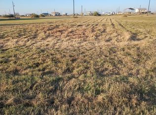 185 Porpoise Dr, Palacios, TX 77465