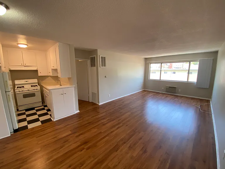 1733 N Garfield Pl #302 — Photo 4