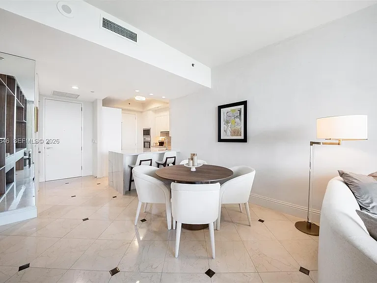 100 S Pointe Dr #702 — Photo 4