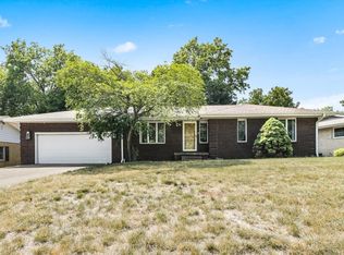 8 Foothill Rd, Monticello, IL 61856