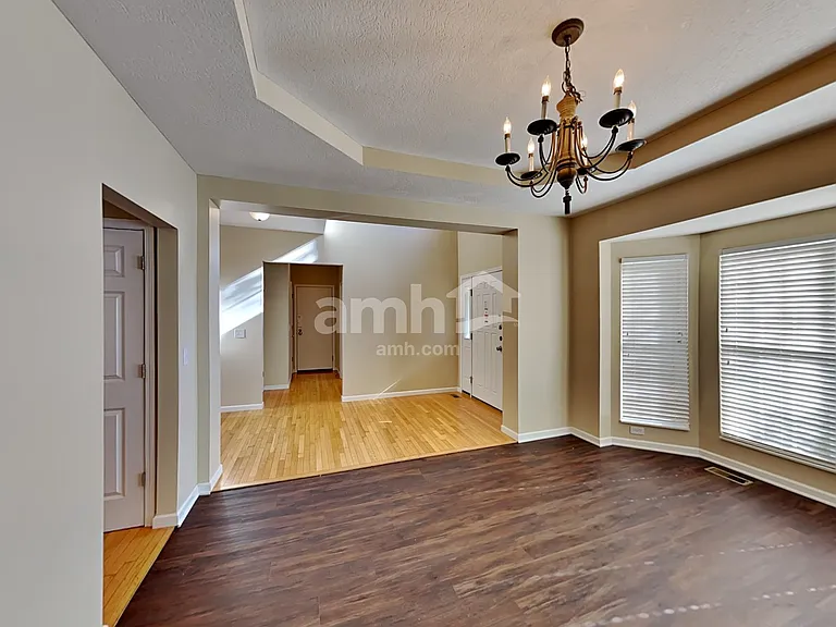 338 Calebs Ct — Photo 6
