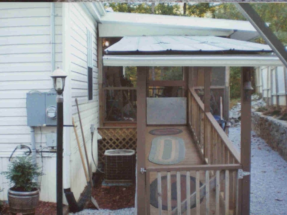 2nd image of 83 Quartz Ln