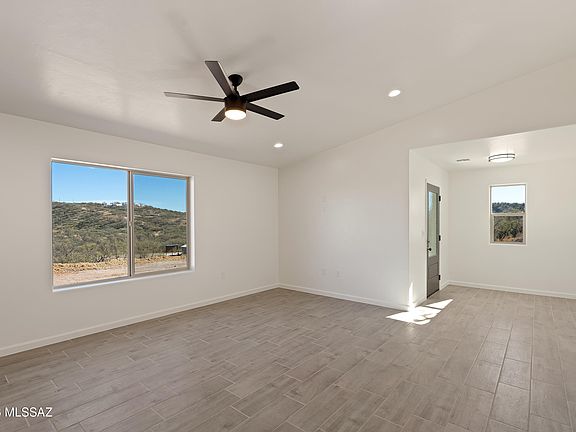 3rd image of 554 Avenida Septiembre