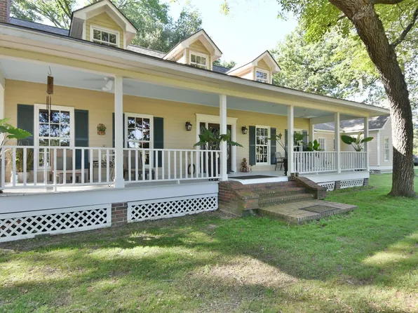 1263 Weishuhn Rd, New Ulm, TX 78950