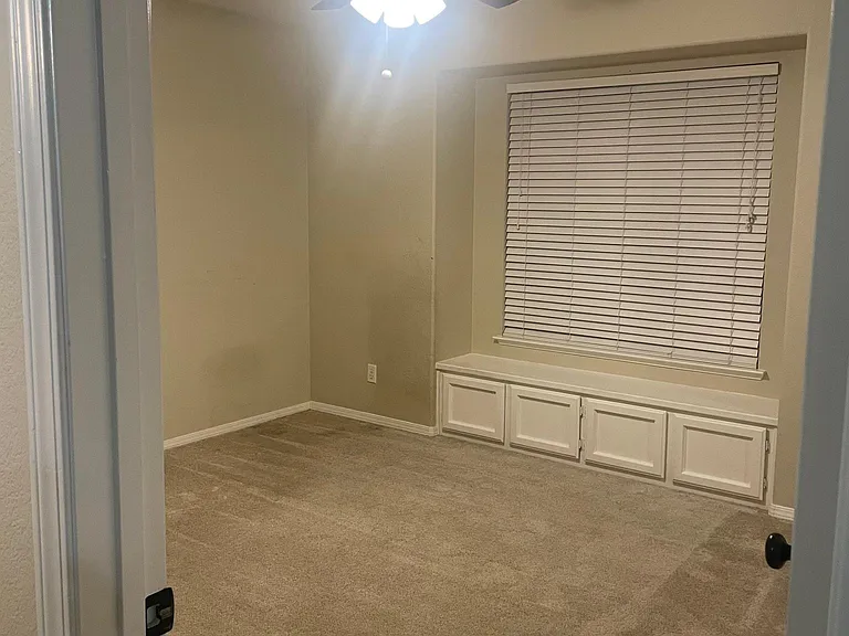 2182 Decatur Ave — Photo 19