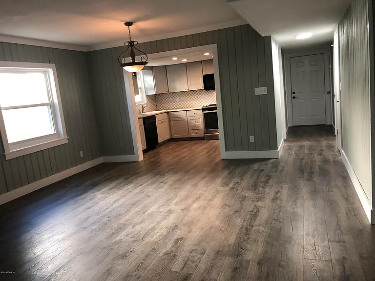 2132 Bay Rd — Photo 4