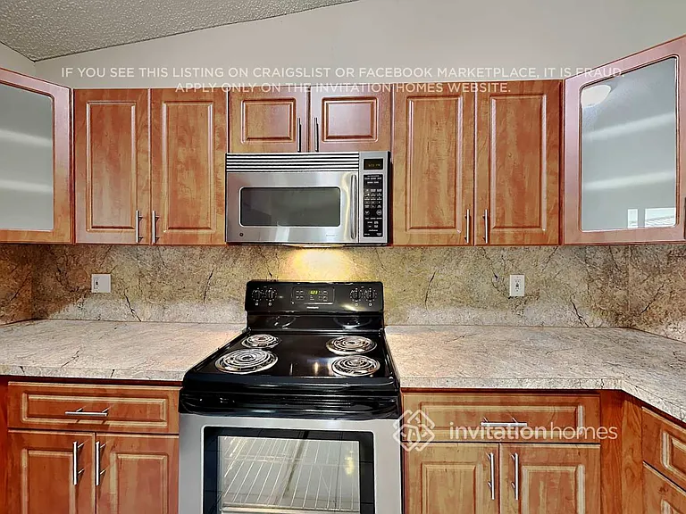 12748 NW 102nd Ave — Photo 9