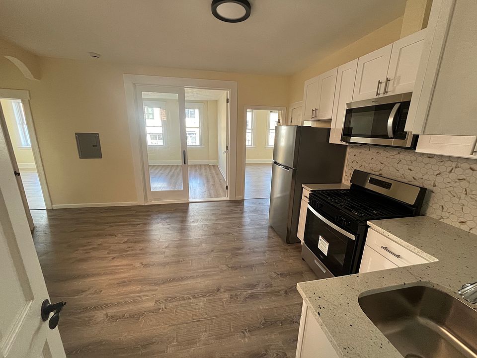 1st image of 344 Bloomfield Ave APT 2