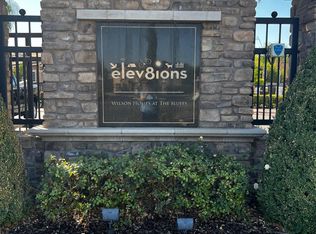 7037 N Creative Dr, Fresno, CA 93711