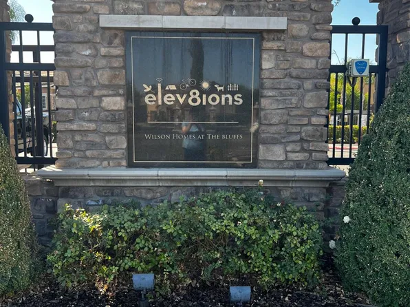 7037 N Creative Dr, Fresno, CA 93711