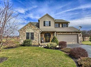 135 Woodsview Dr, Red Lion, PA 17356