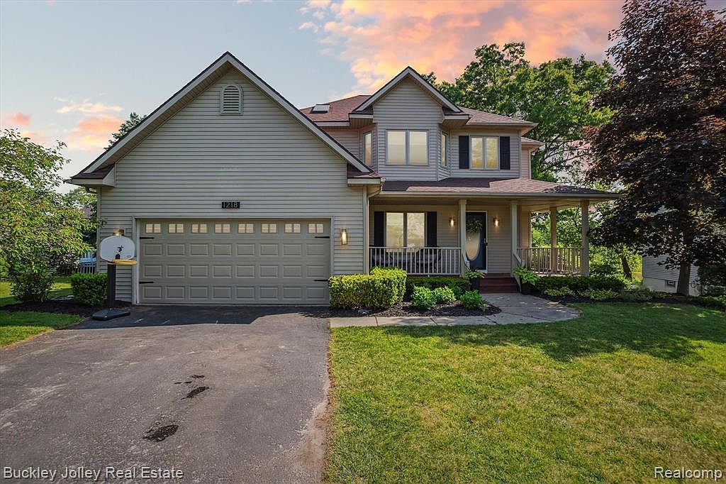 1218 Baywood Cir, Brighton, MI 48116 Zillow