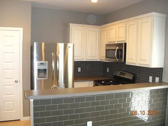 3rd image of 2705 Bond Dr