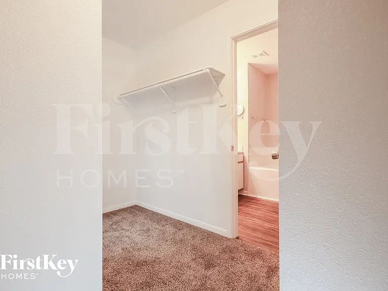 7223 Foxcrest Ln — Photo 11