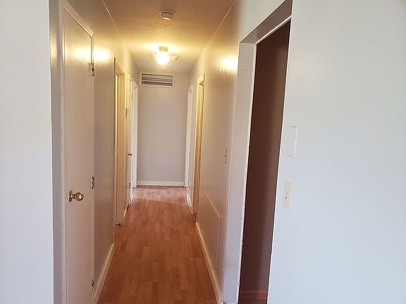 3rd image of 198 Wildwood Dr