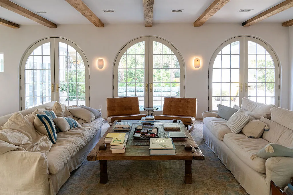 4 bed, 3.5 bath, 3400 sqft, $18,000 — Photo 3