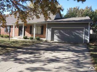 521 Rock Fence Pl, Lawrence, KS 66049