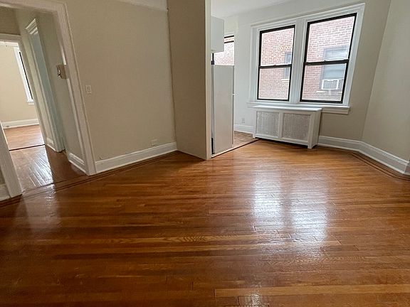 4th image of 62-95 Saunders St #6C