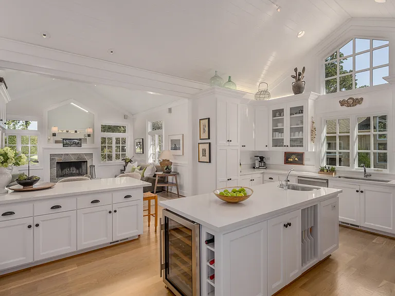 950 Mee Ln — Photo 8