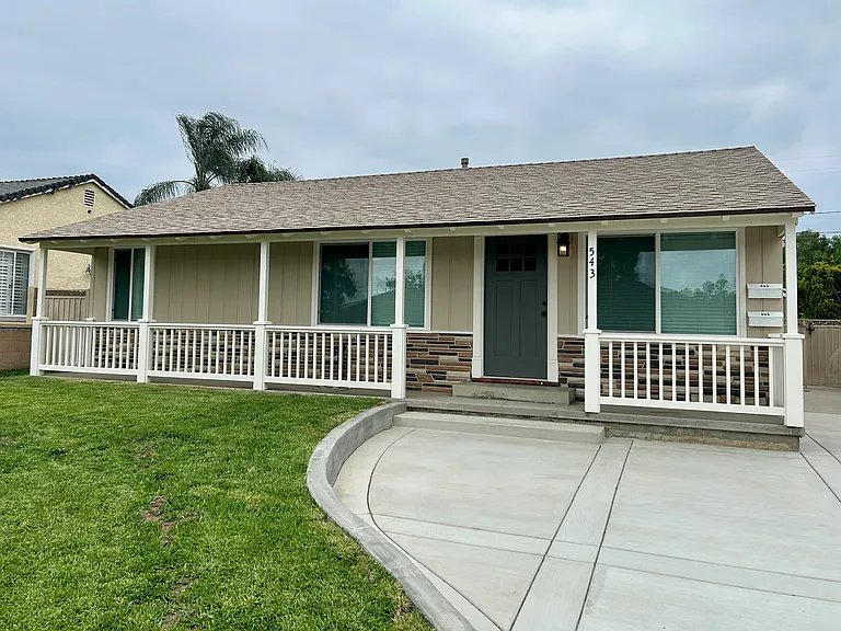 543 W Bayless St — Photo 1