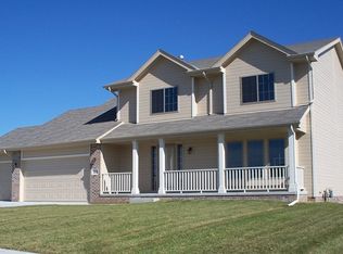 2008 Apollo Ln, Papillion, NE 68133