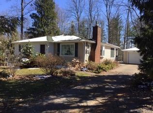 67 South Ln, Orchard Park, NY 14127