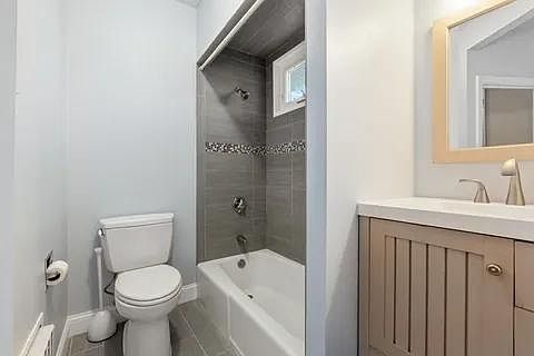 4th image of 541 Washington Ave #2
