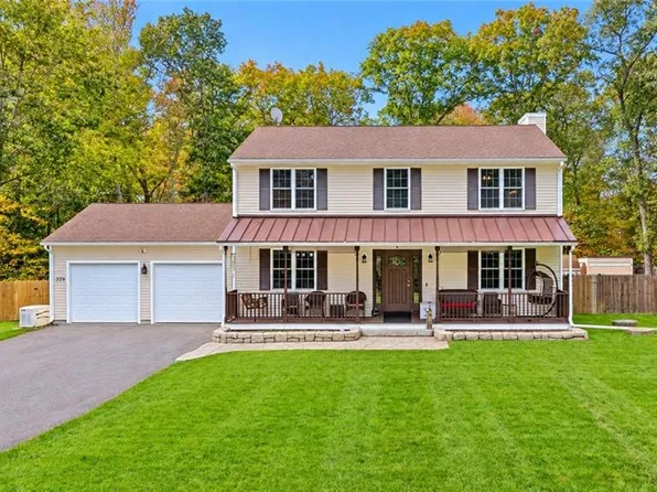 329 Tomaquag Rd, Ashaway, RI 02804