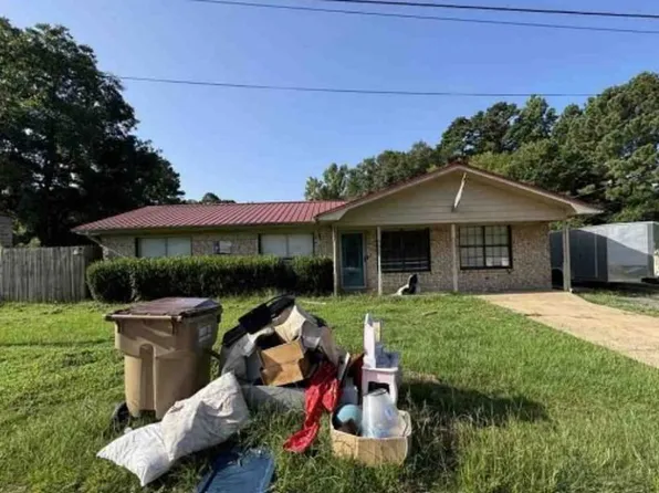 103 Fir St, Maud, TX 75567