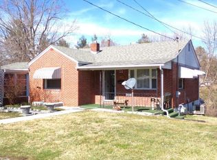 306 Sunset Dr, Pearisburg, VA 24134