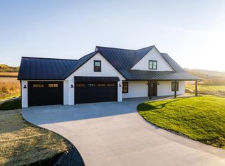 W4051 Twin Creeks Rd, La Crosse, WI 54601