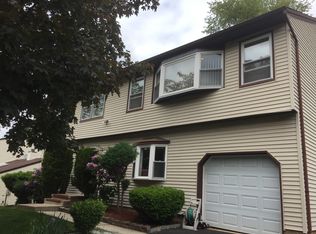 6 Netherwood Cir, Edison, NJ 08820
