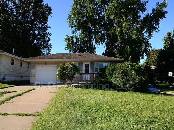 4921 Bancroft St, Omaha, NE 68106