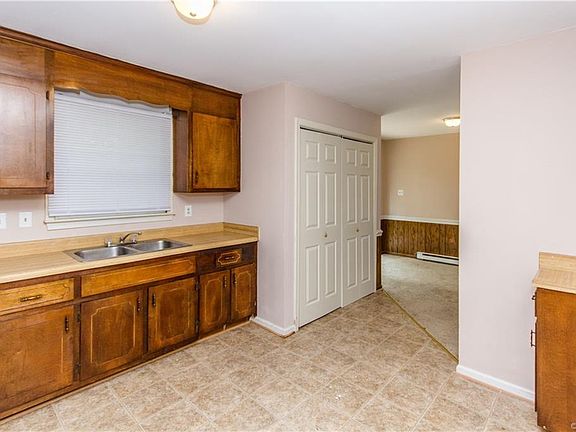 3rd image of 3802 Hyde Park Dr