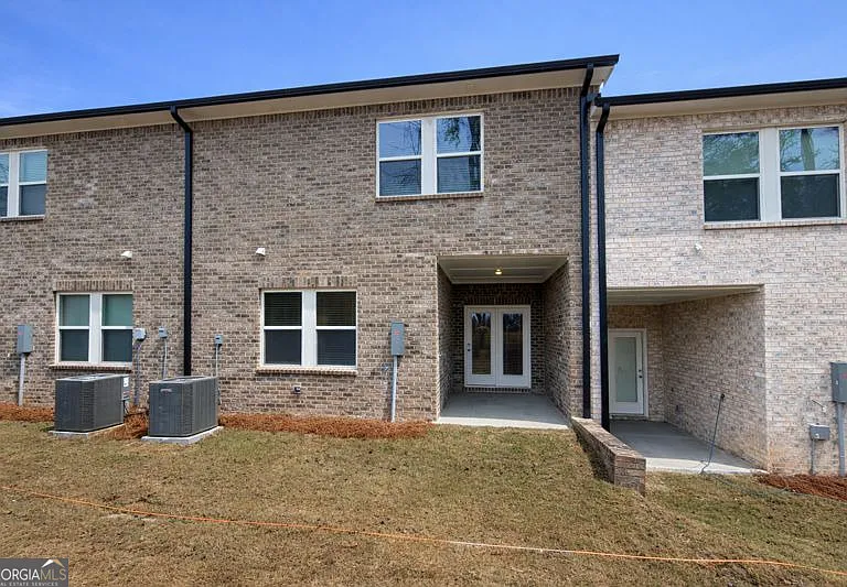 1204 Fagiolo St — Photo 2