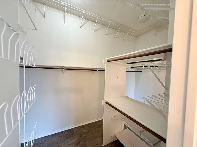 6106 Skahan Ln — Photo 17