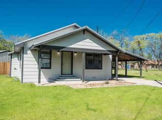 400 S Jackson St, Wolfe City, TX 75496