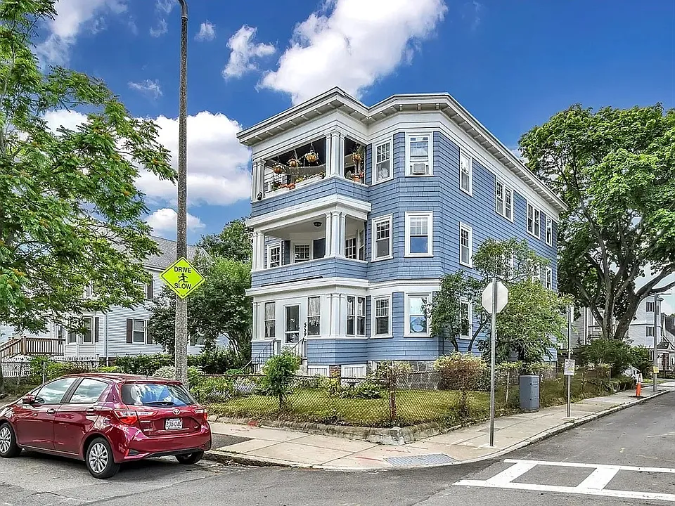 559 Adams St #2