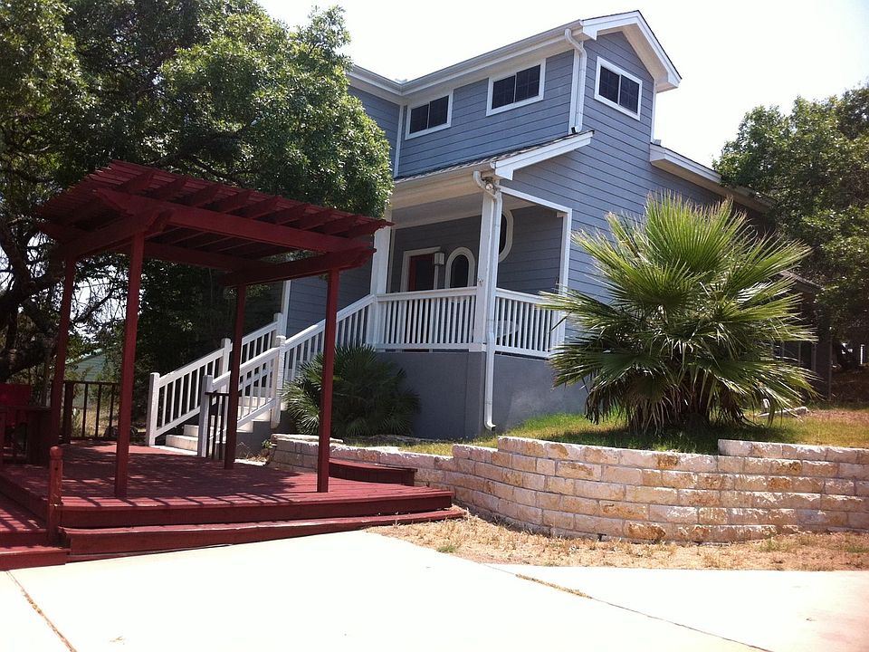 1st image of 605 Castle Bay Dr