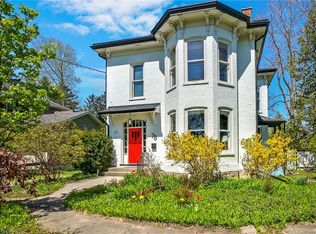 78 William St W, Waterloo, ON N2L1J7