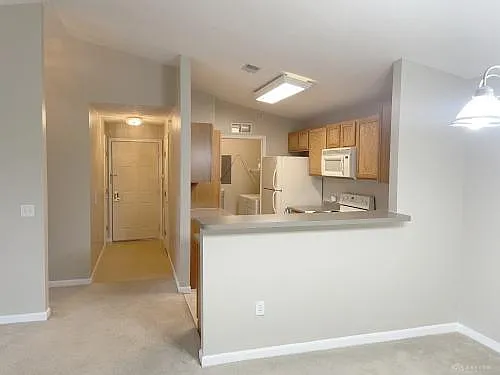 3041 Westminster Dr #207 — Photo 6